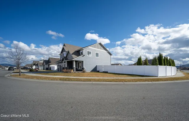 $699,000 | 2447 North Viking Loop, Post Falls, ID 83854