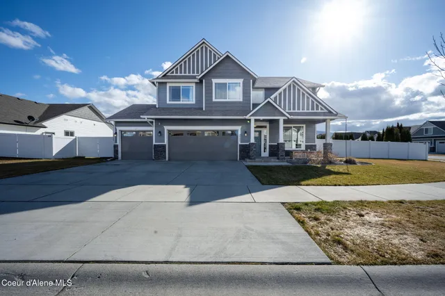 $699,000 | 2447 North Viking Loop, Post Falls, ID 83854