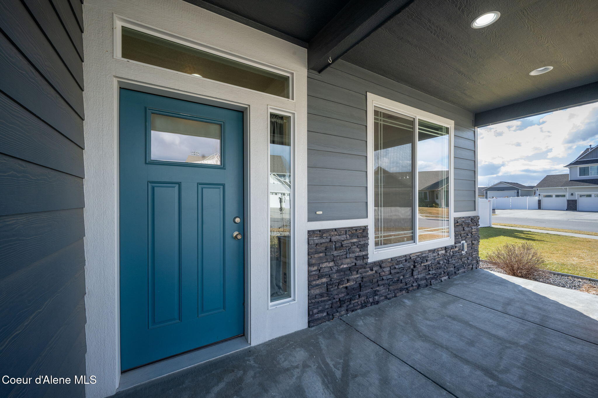 2447 North Viking Loop Post Falls, ID 83854 - Photo 6 of 41 Front Porch