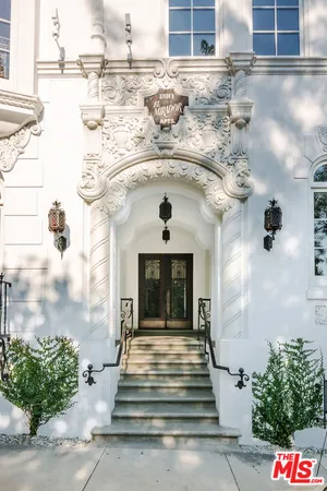 a view of a entryway of the building