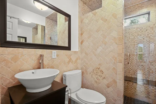 $880,000 | 7905-7907 Tiffany Drive, Austin, TX 78749