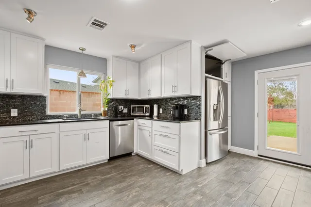 $880,000 | 7905-7907 Tiffany Drive, Austin, TX 78749