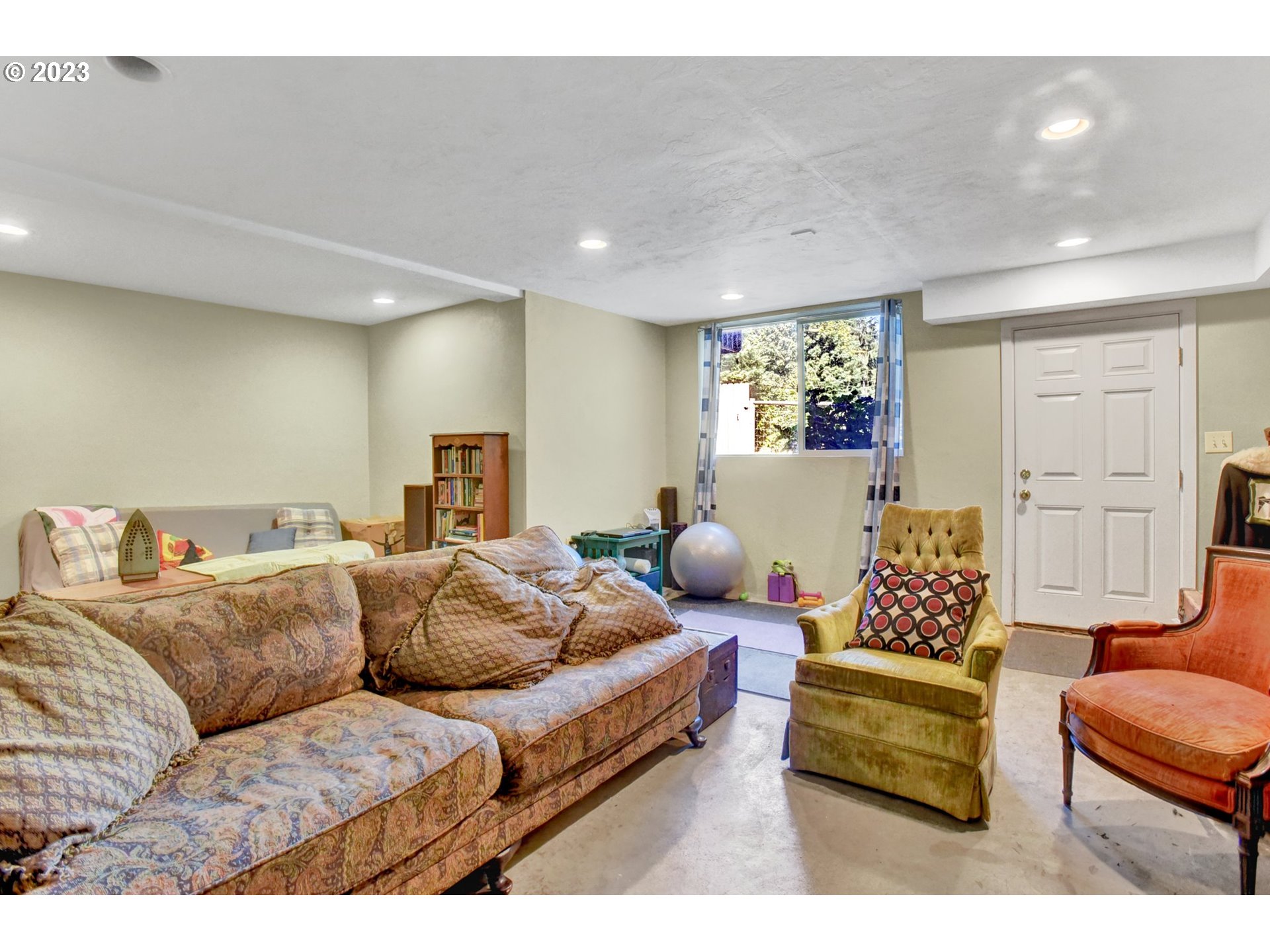 43011 Southeast Keisecker Road Sandy, OR 97055 - Photo 25 of 48 a living room with furniture and a large window