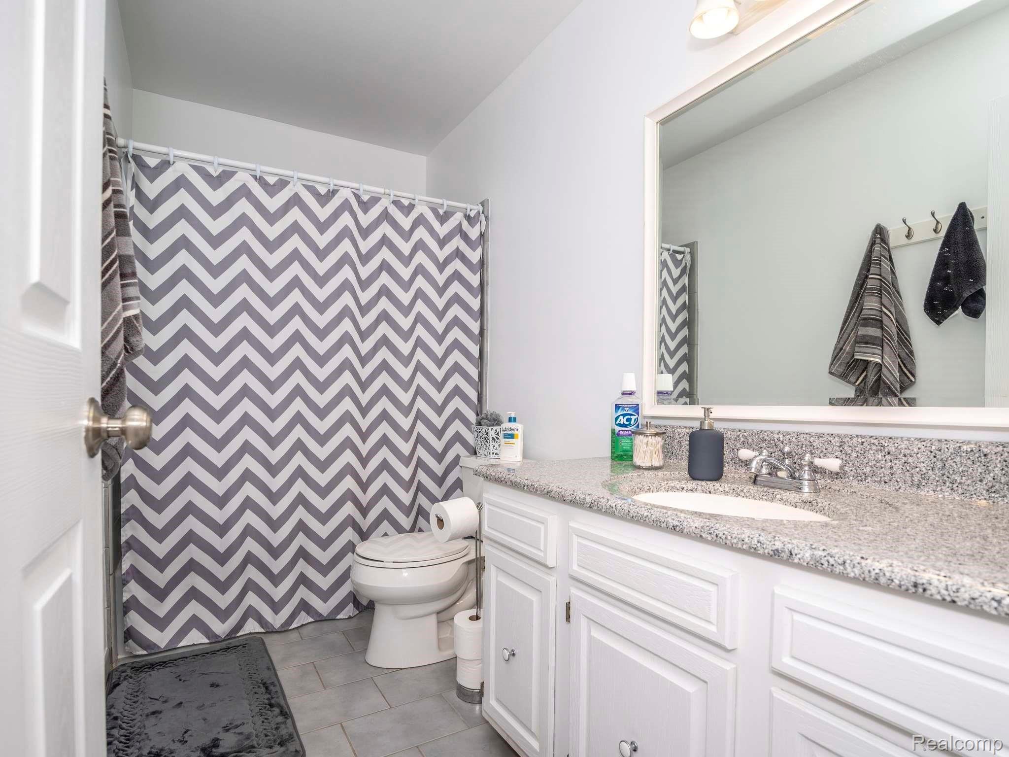 1773 Walnut Ridge Circle Canton, MI 48187 - Photo 37 of 61 Full Bathroom