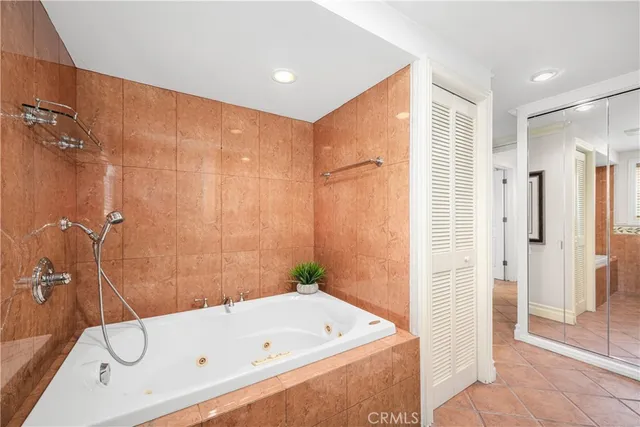 $479,000 | 1920 McKinney Way, Unit 17A, Seal Beach, CA 90740