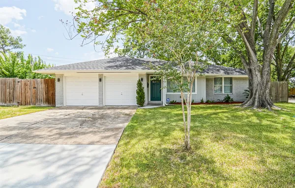 $2,050 | 7613 Albacore Drive, Houston, TX 77074