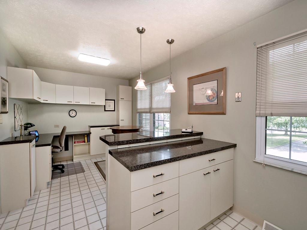 7416 Lighthouse Point Pittsburgh, PA 15221 - Photo 11 of 24 Gallery Image 11