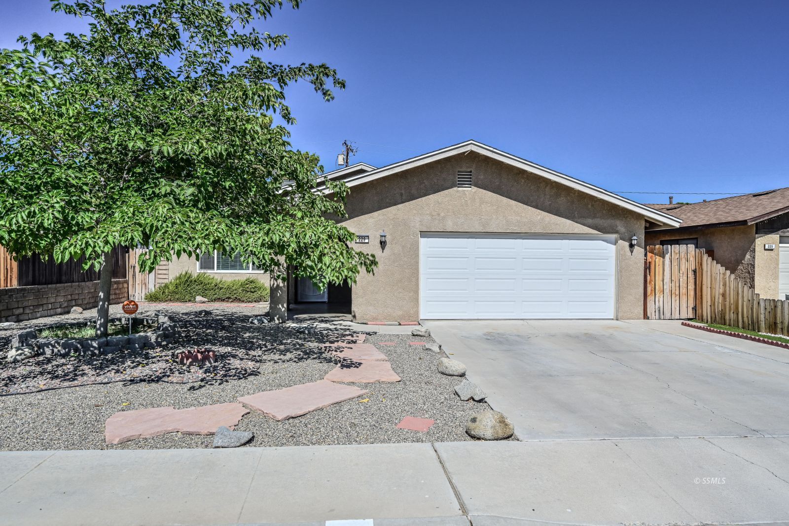 229 South Broadway Street Ridgecrest, CA 93555 - Photo 1 of 40