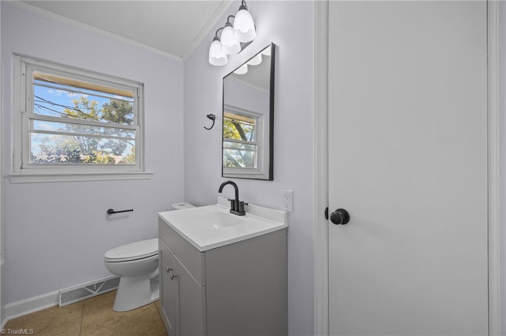 417 Ashburn Street Graham, NC 27253 - Photo 11 of 26