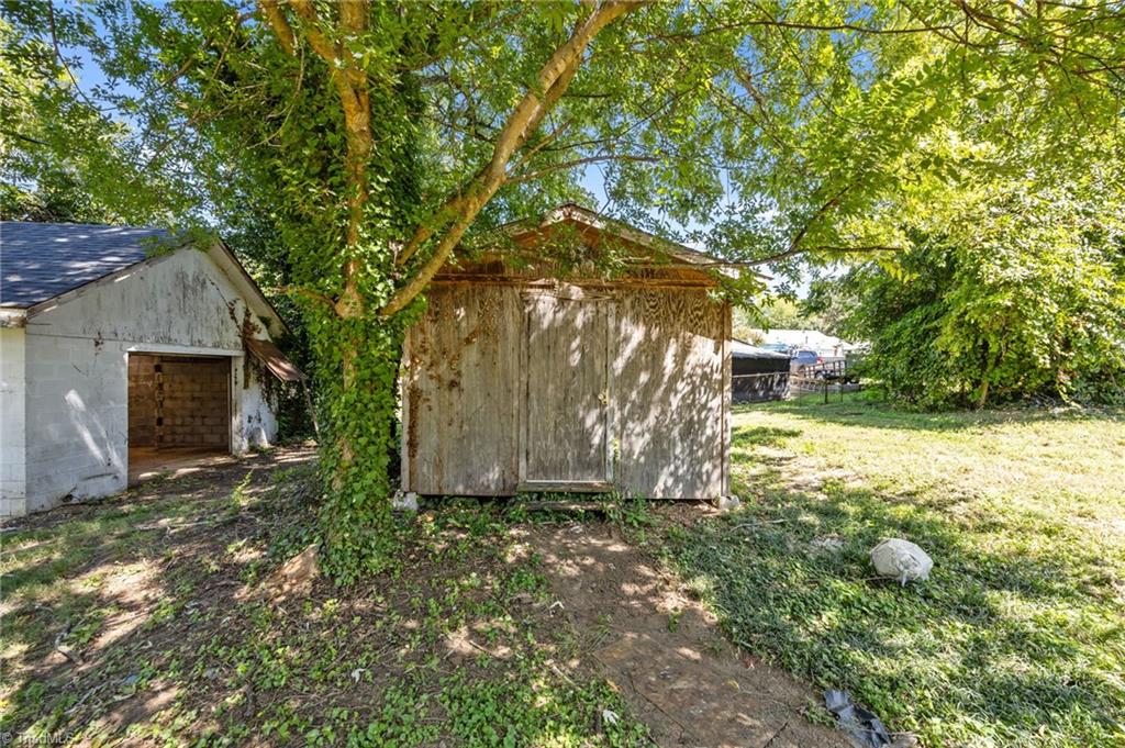 417 Ashburn Street Graham, NC 27253 - Photo 23 of 26