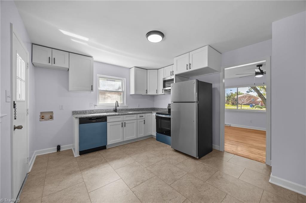 417 Ashburn Street Graham, NC 27253 - Photo 4 of 26