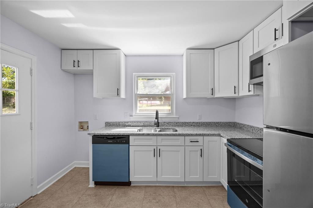 417 Ashburn Street Graham, NC 27253 - Photo 6 of 26