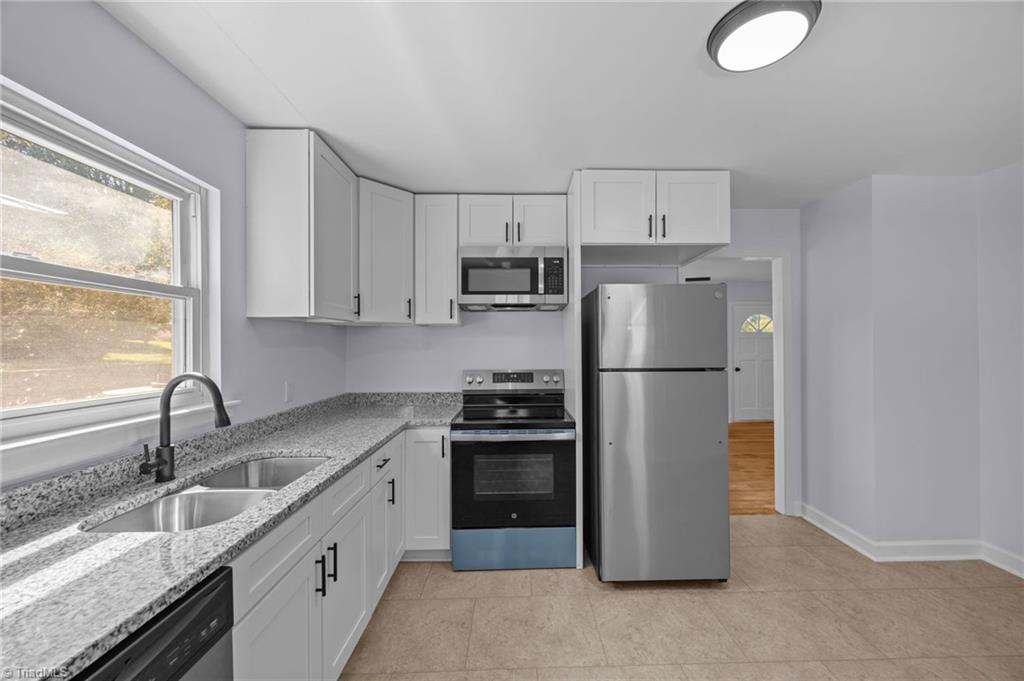 417 Ashburn Street Graham, NC 27253 - Photo 7 of 26