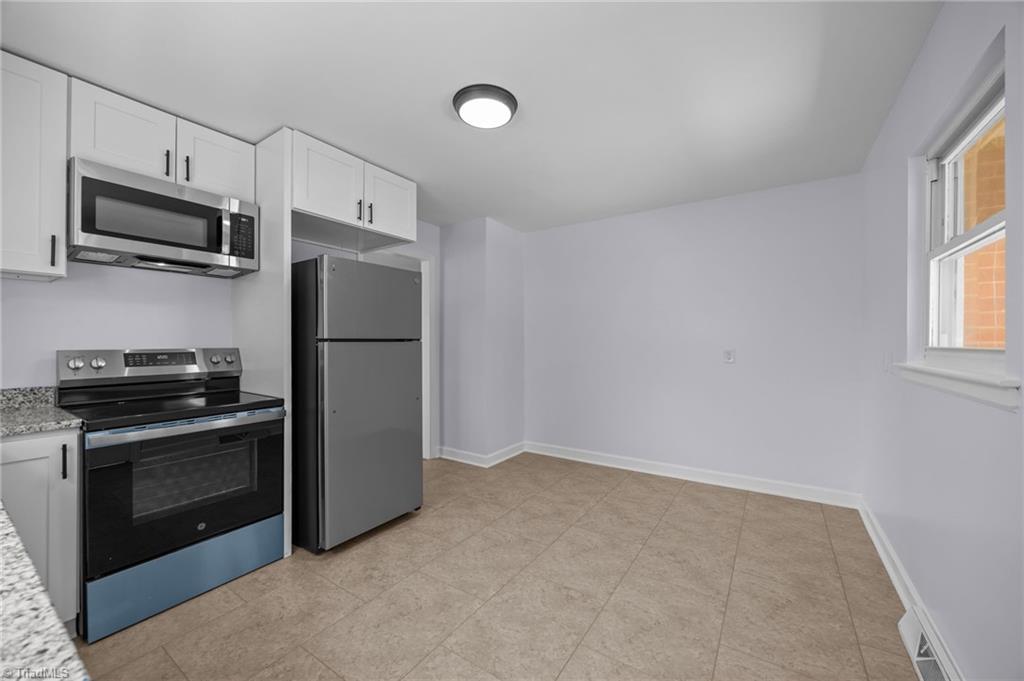 417 Ashburn Street Graham, NC 27253 - Photo 8 of 26