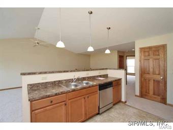 5019 Castlegate Lane Godfrey, IL 62035 - Photo 11 of 24 Gallery Image 11