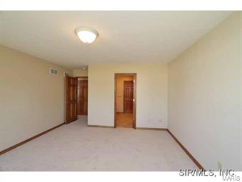 5019 Castlegate Lane Godfrey, IL 62035 - Photo 15 of 24 Gallery Image 15