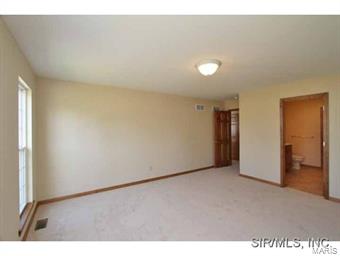 5019 Castlegate Lane Godfrey, IL 62035 - Photo 16 of 24 Gallery Image 16