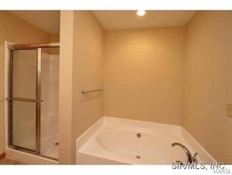 5019 Castlegate Lane Godfrey, IL 62035 - Photo 18 of 24 Gallery Image 18
