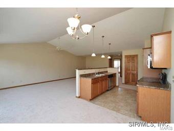 5019 Castlegate Lane Godfrey, IL 62035 - Photo 10 of 24 Gallery Image 10