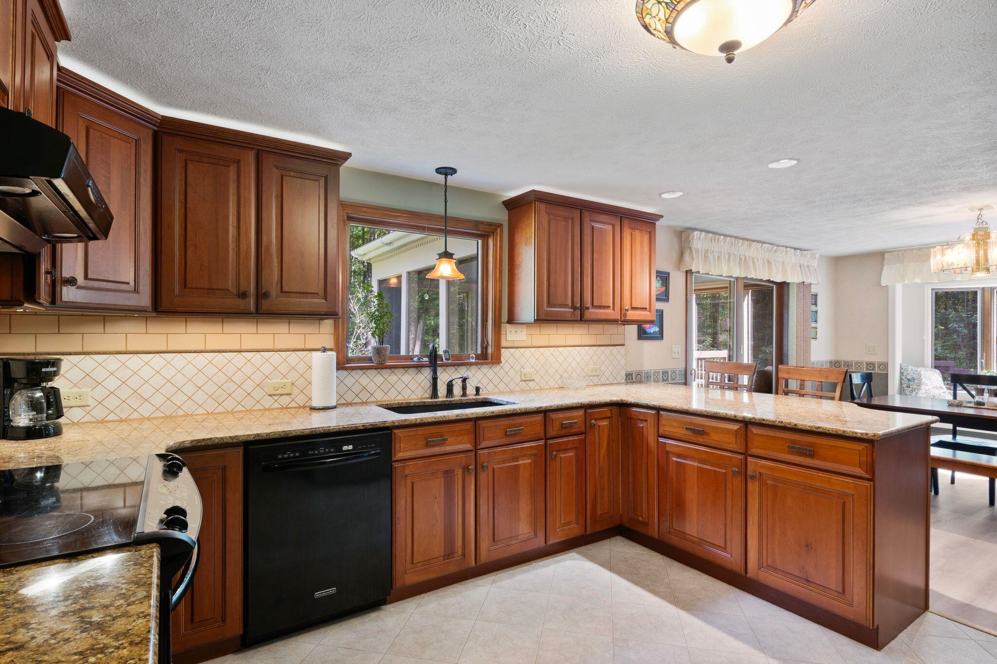 190 Glenwood Road Wells, ME 04090 - Photo 14 of 56 Kitchen