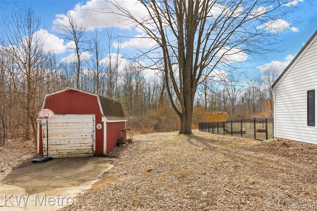 8665 Meskill Road Columbus, MI 48063 - Photo 52 of 55