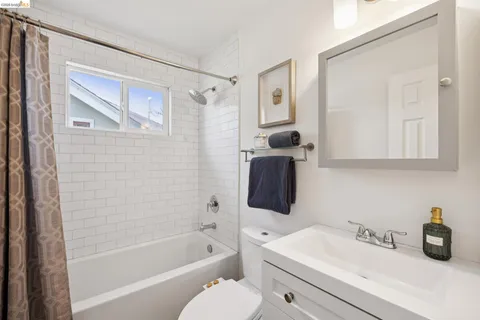 $499,000 | 2207 Damuth Street, Unit 2, Oakland, CA 94602