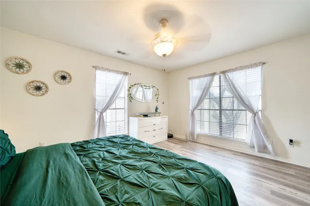 $135,000 | 10912 Gulf Freeway, Unit 28, Houston, TX 77075