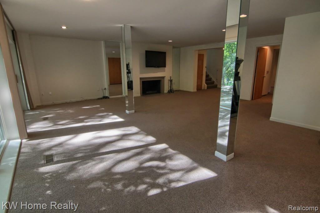 5165 Ponvalley Road Bloomfield Hills, MI 48302 - Photo 21 of 32