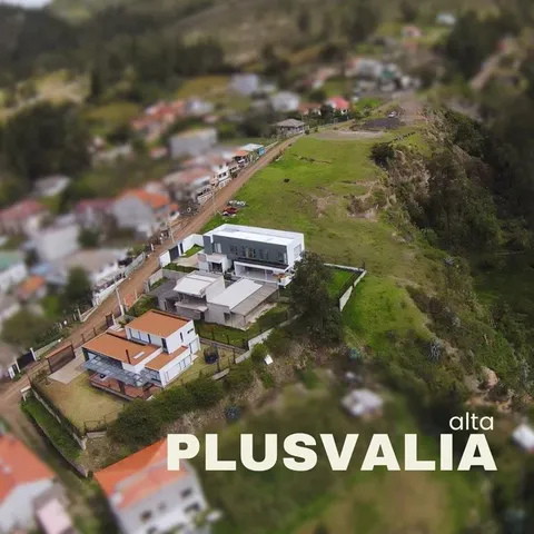 $100 | Challuabamba Cuenca, Brimfield, AZ 01010