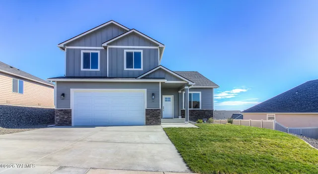 $549,900 | 301 90th Avenue North, Yakima, WA 98908
