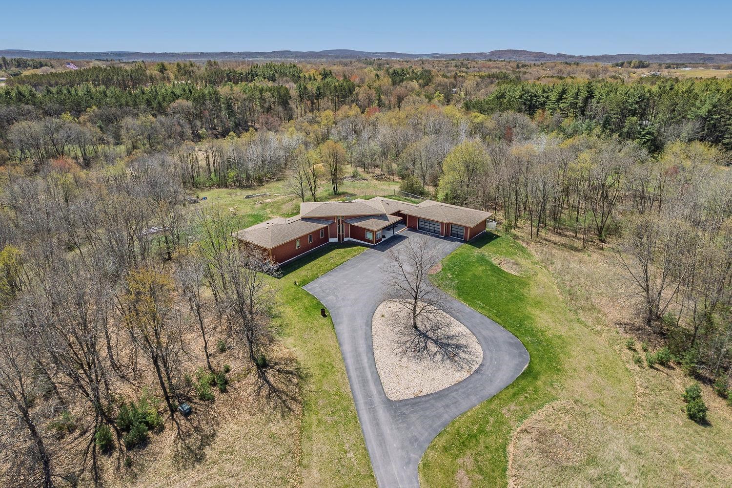 E7521 North Reedsburg Road Reedsburg, WI 53959 - Photo 2 of 84