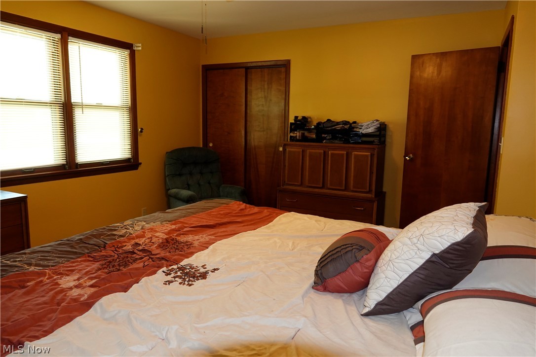 1044 Lander Road Cleveland, OH 44143 - Photo 15 of 23