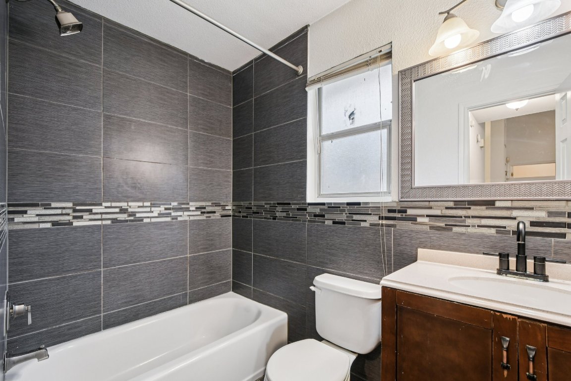 7004 Colony Loop Drive Austin, TX 78724 - Photo 12 of 17