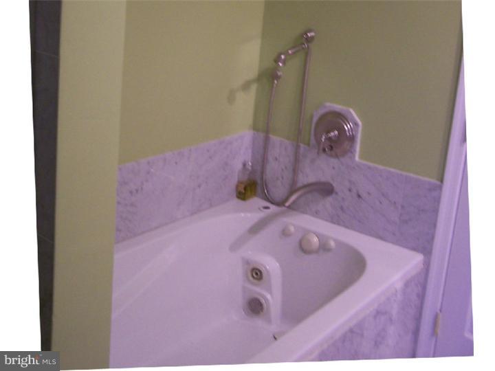 2218 Rittenhouse Square Philadelphia, PA 19103 - Photo 11 of 14