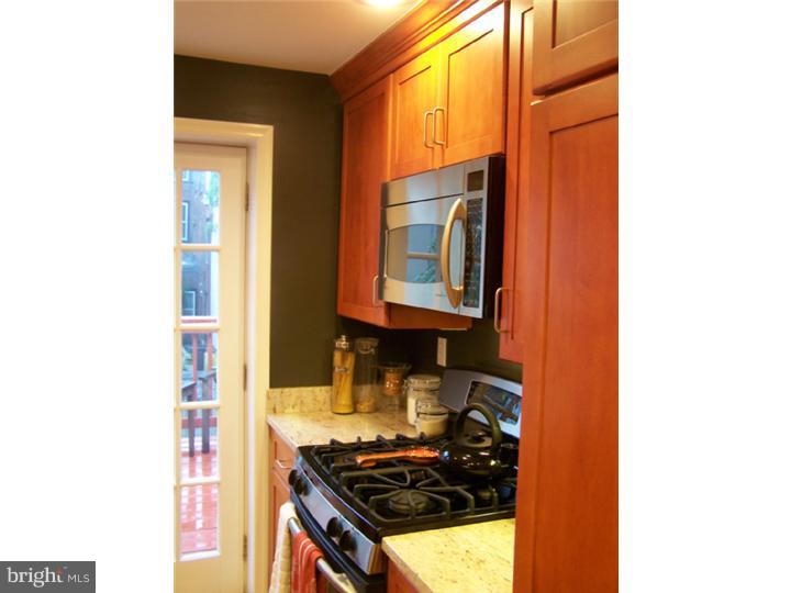2218 Rittenhouse Square Philadelphia, PA 19103 - Photo 8 of 14