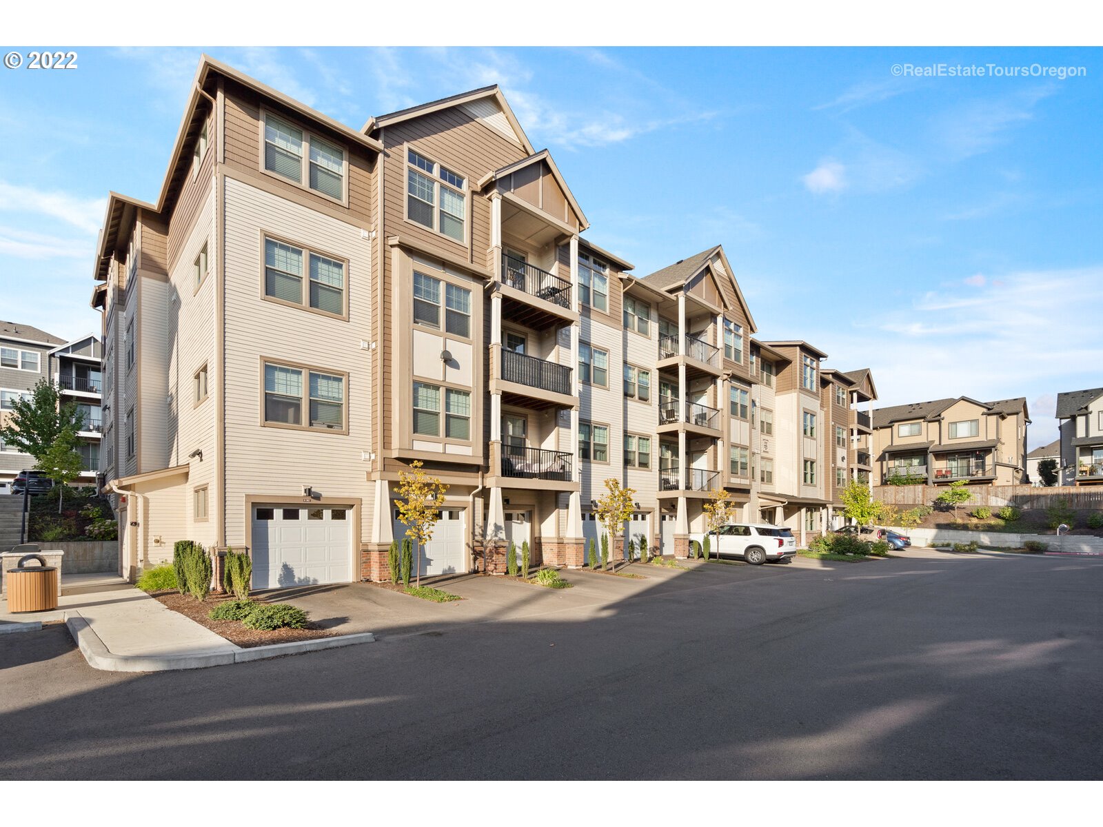 17137 Southwest Appledale Road, Unit 303 Beaverton, OR 97007 - Photo 1 of 32 Gallery Image 1
