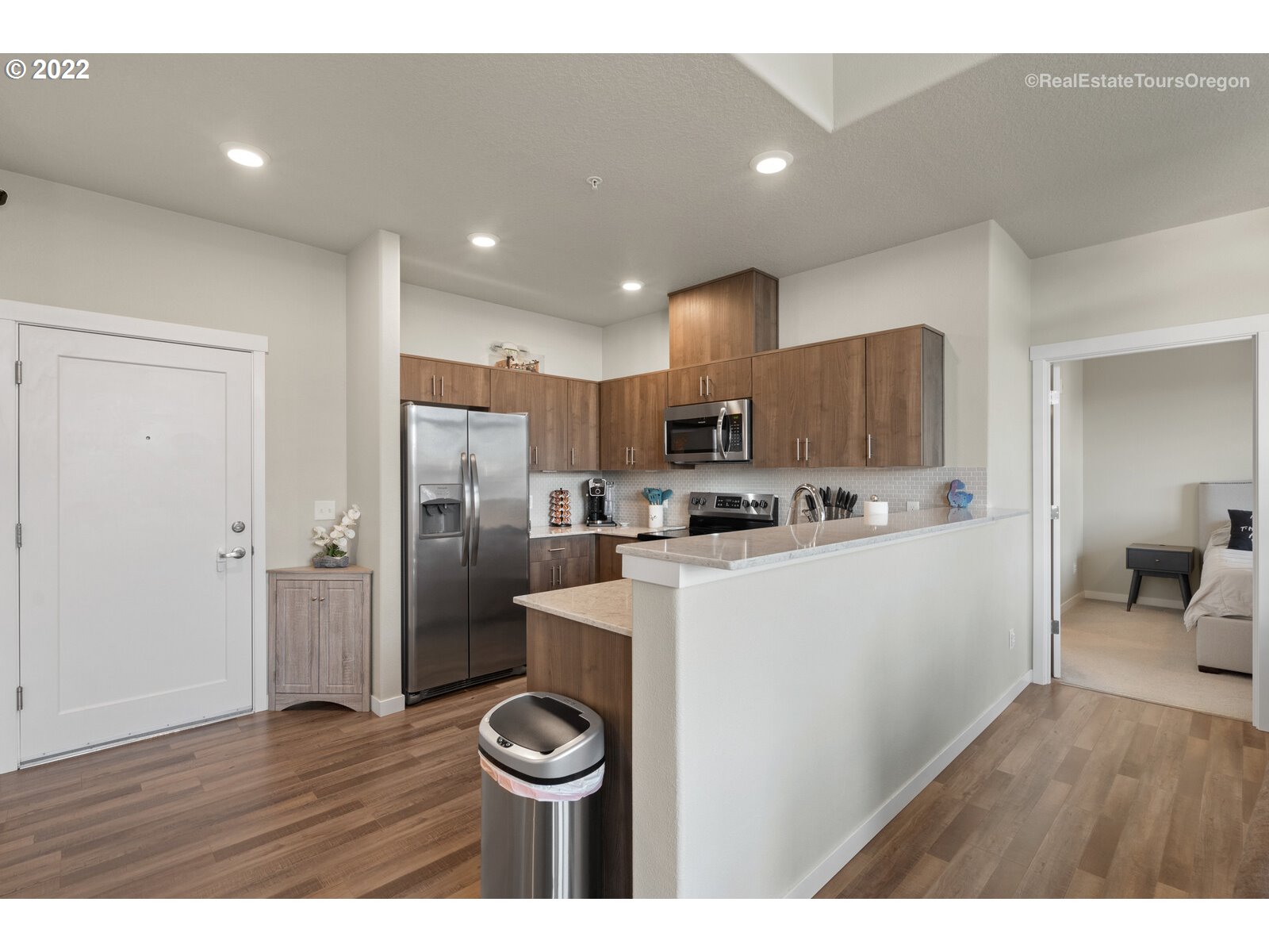 17137 Southwest Appledale Road, Unit 303 Beaverton, OR 97007 - Photo 4 of 32 Gallery Image 4