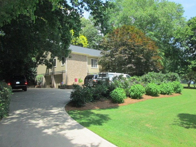 9944 Baileywick Road Raleigh, NC 27613 - Photo 21 of 30 Driveway