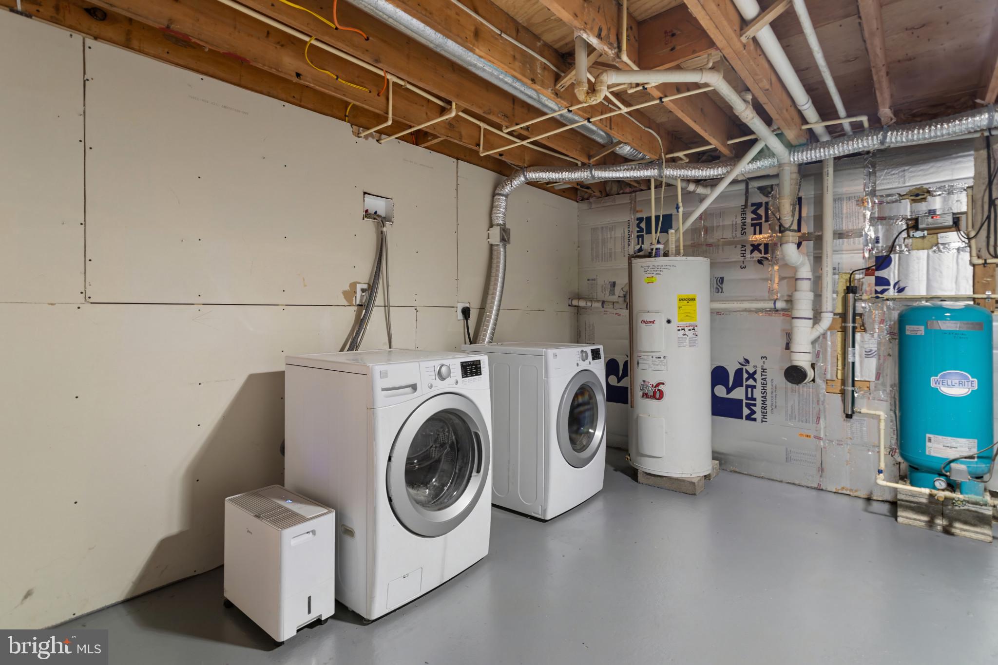 3218 Brethren Church Road Myersville, MD 21773 - Photo 25 of 30 a utility room with dryer and washer