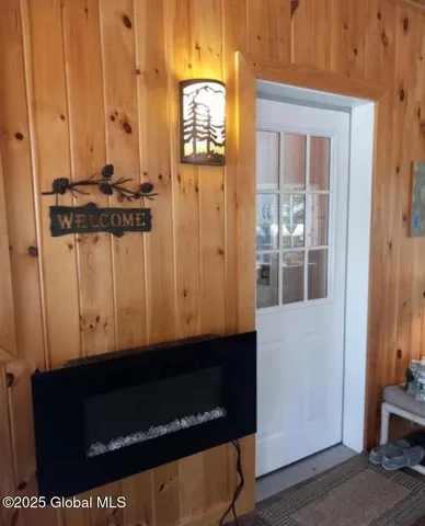 $287,000 | 8 South 40th Road, Hadley, NY 12835