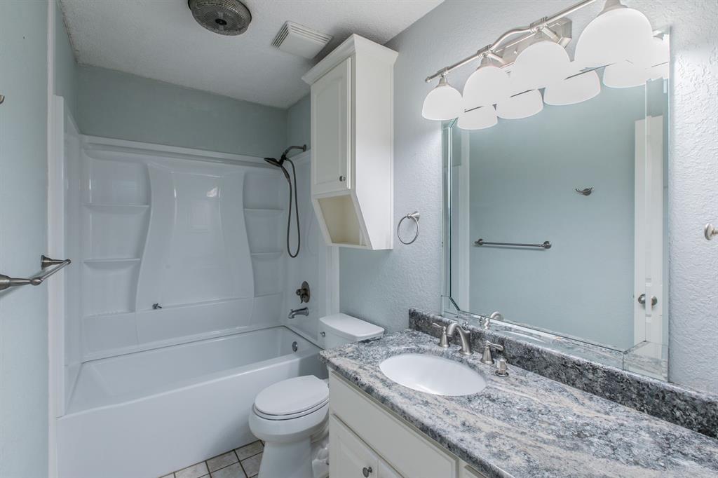 241 Travis Lane Hewitt, TX 76643 - Photo 16 of 26