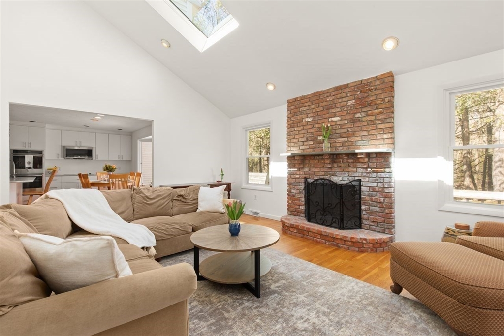 17 Niantic Road Sharon, MA 02067 - Photo 10 of 39