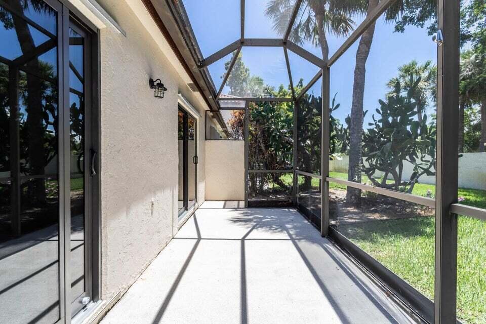 3113 Kingswood Terrace Boca Raton, FL 33431 - Photo 15 of 23 Patio