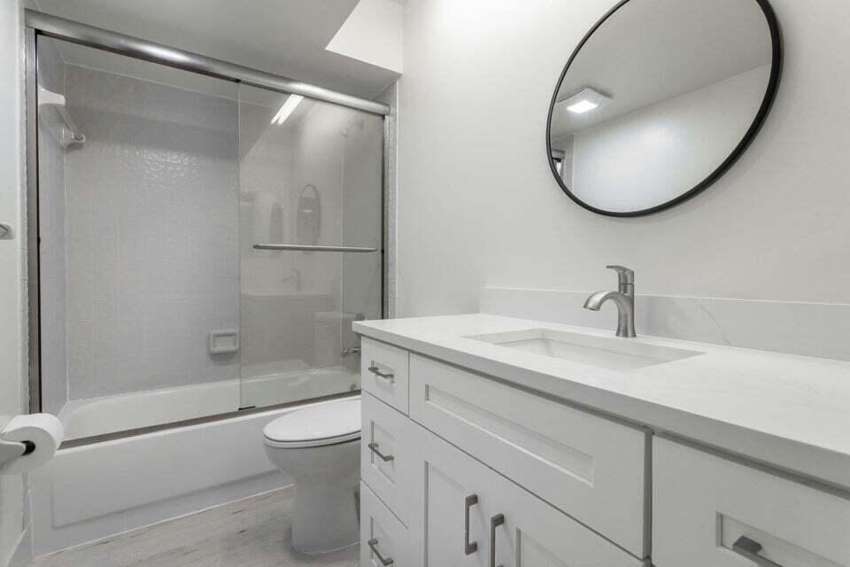 3113 Kingswood Terrace Boca Raton, FL 33431 - Photo 20 of 23 second bath