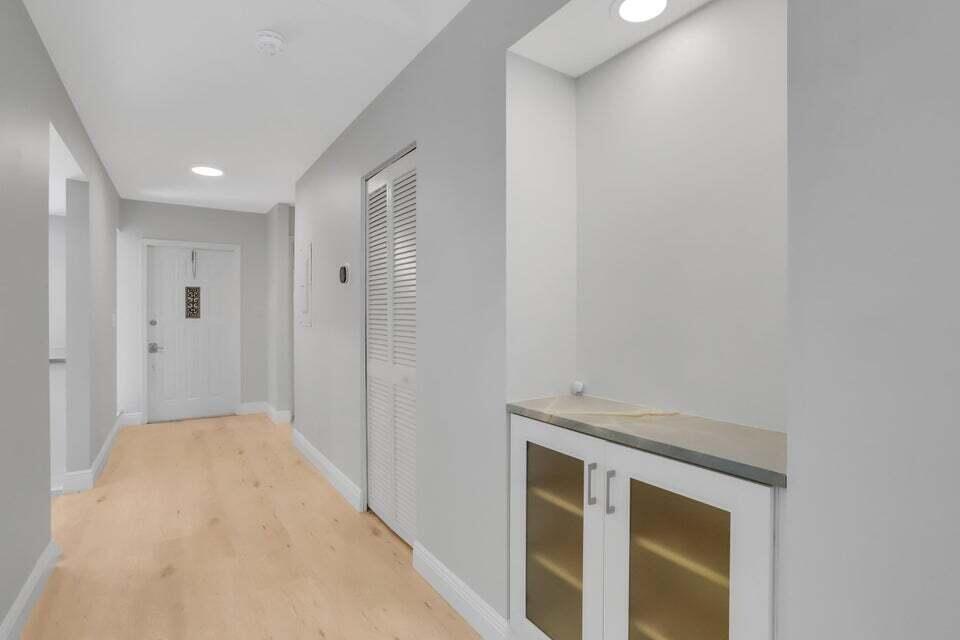 3113 Kingswood Terrace Boca Raton, FL 33431 - Photo 3 of 23 Entryway