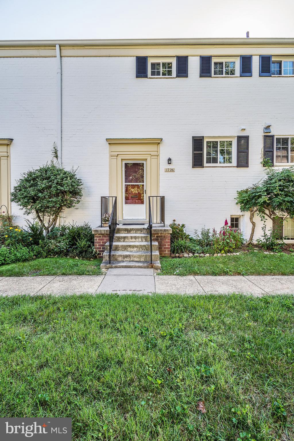 1726 Preston Road Alexandria, VA 22302 - Photo 2 of 25 Exterior (Front)