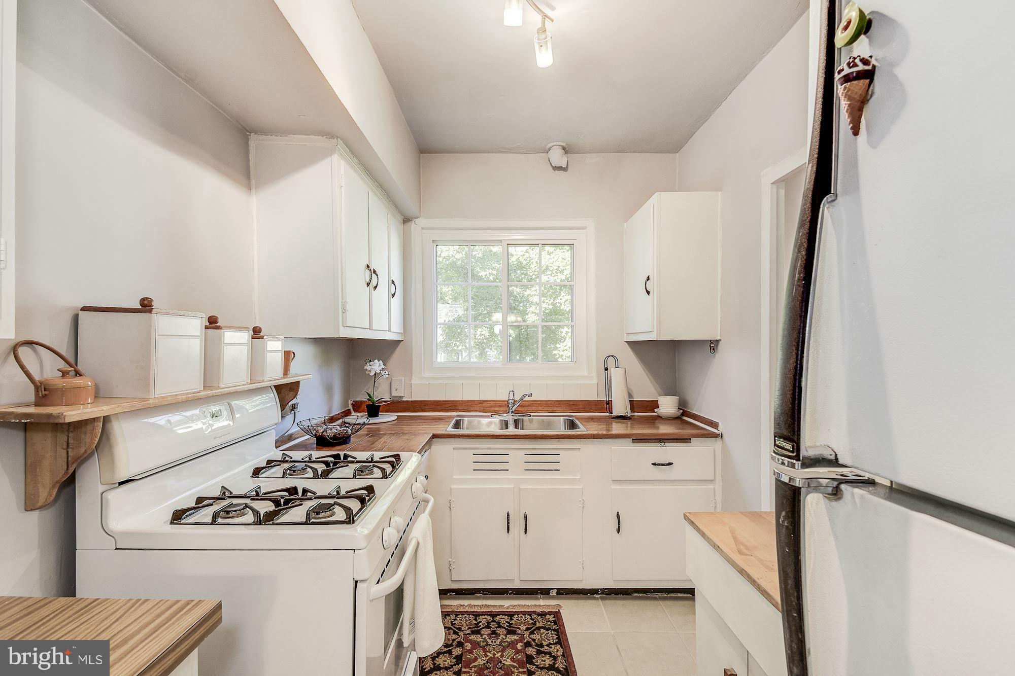 1726 Preston Road Alexandria, VA 22302 - Photo 11 of 25 Kitchen