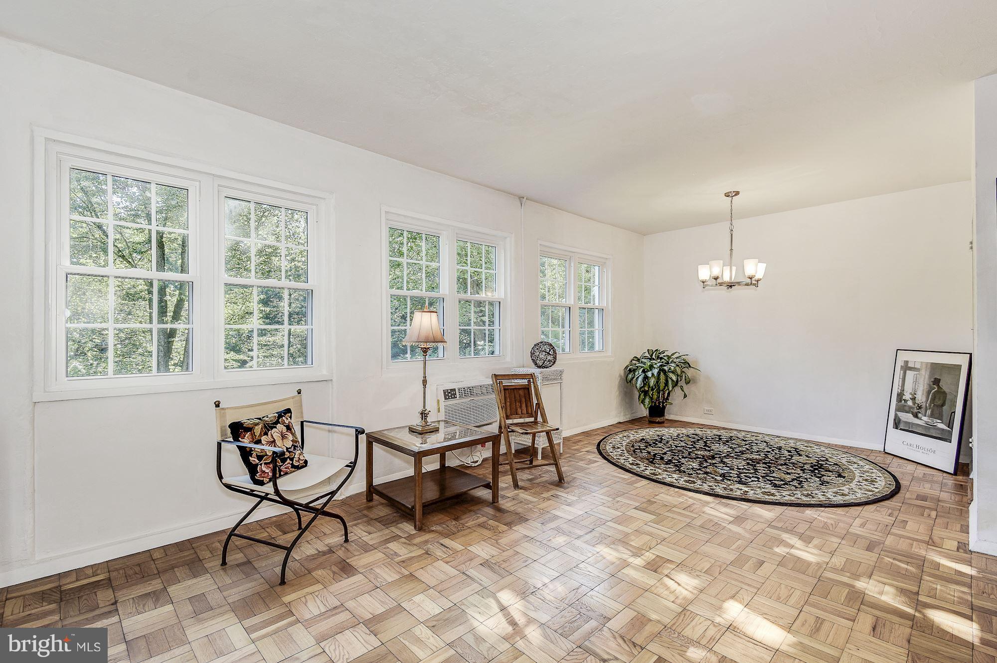 1726 Preston Road Alexandria, VA 22302 - Photo 6 of 25 Living Room