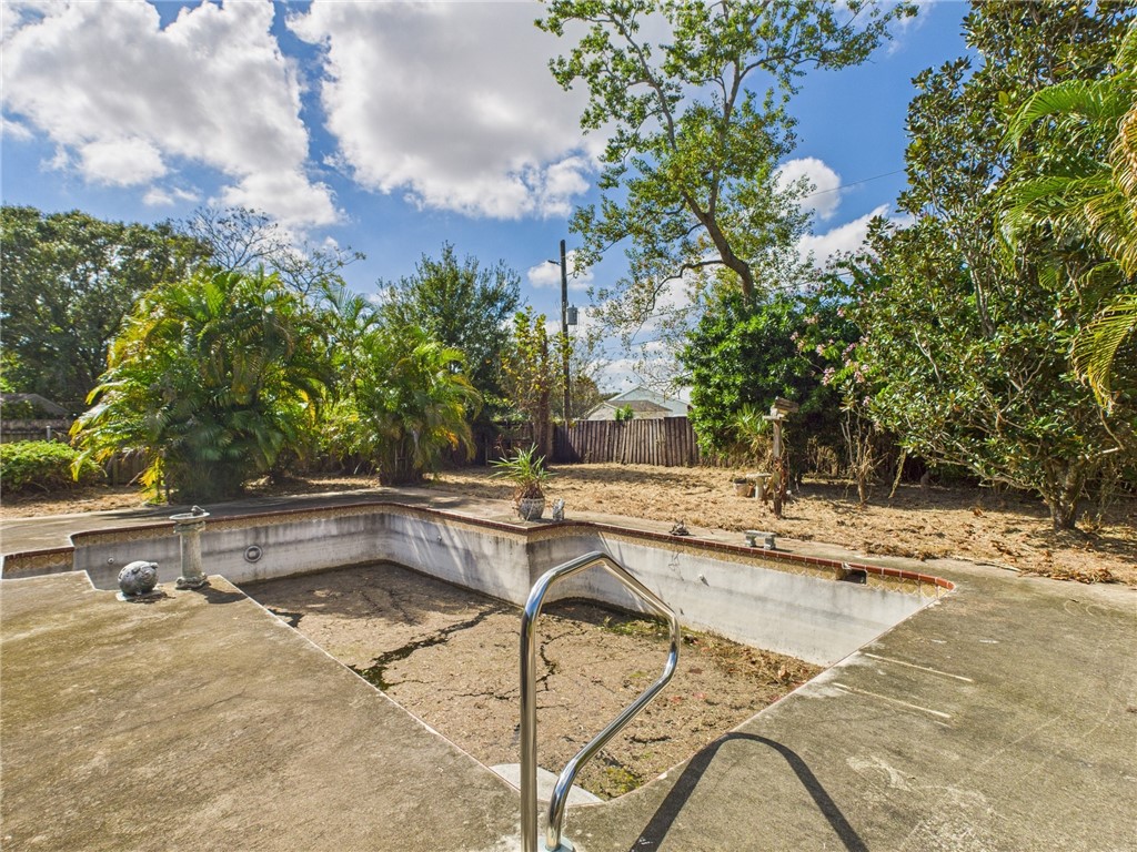 2265 14th Avenue Southwest Vero Beach, FL 32962 - Photo 14 of 20 a view of a swimming pool with a patio