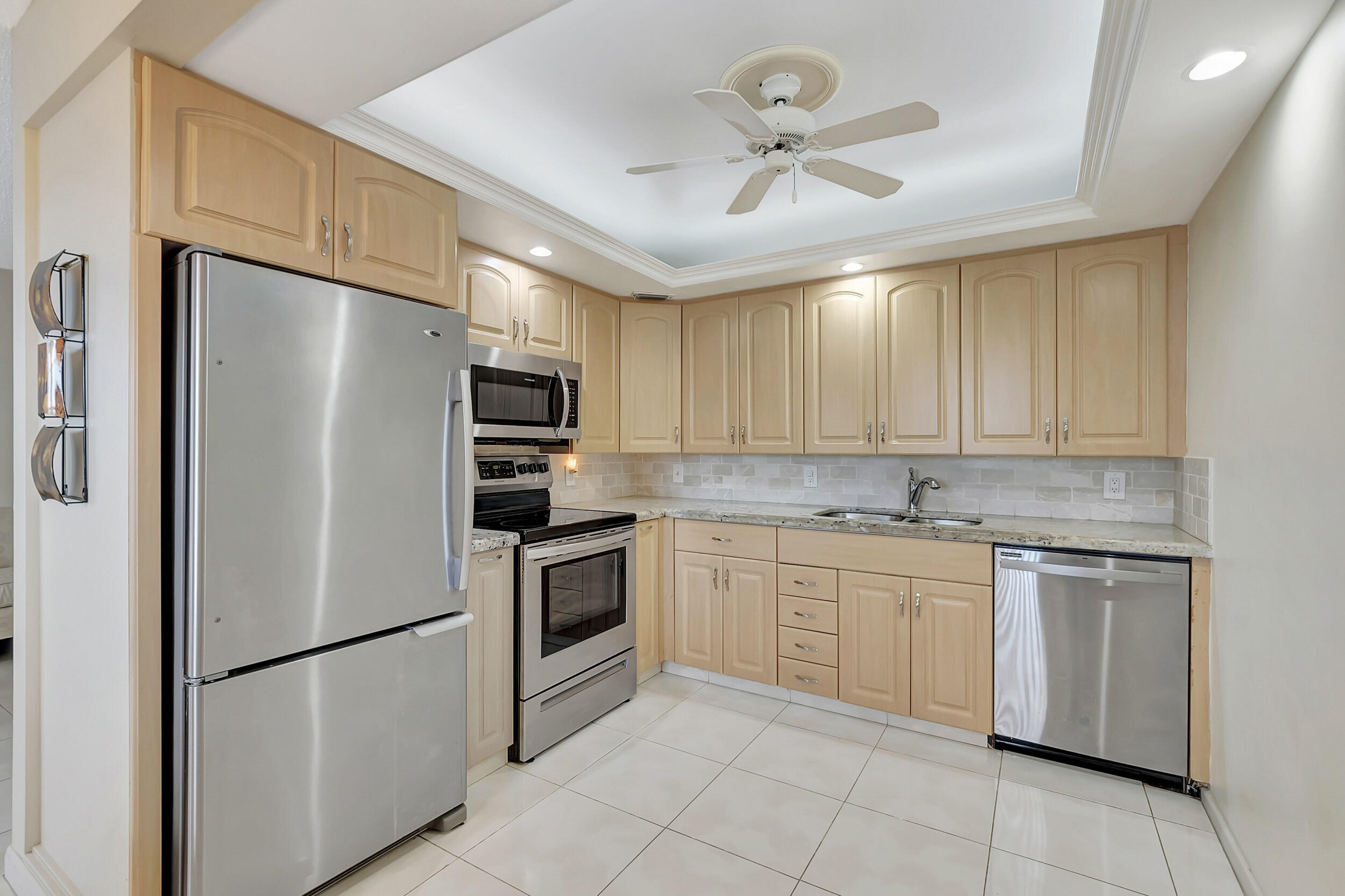 4054 Lincoln C Boca Raton, FL 33434 - Photo 12 of 67 Kitchen